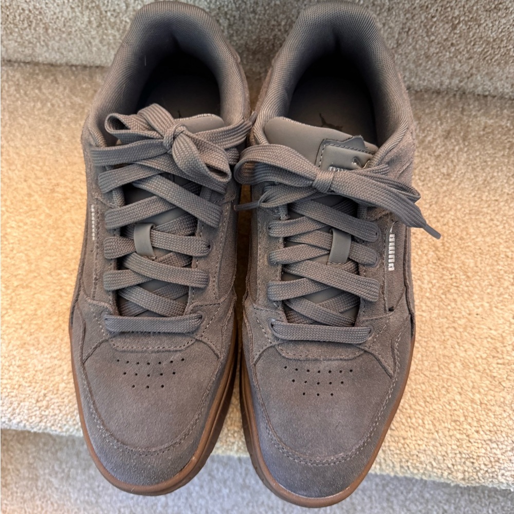 Priced to sell!
Puma women Charcoal and Brown Platform Sneakers, like NEW. - Picture 6 of 11